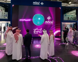 Spectrum Display customized mechanical LED screen project - TAHAKOM large-scale kinetic LED installation