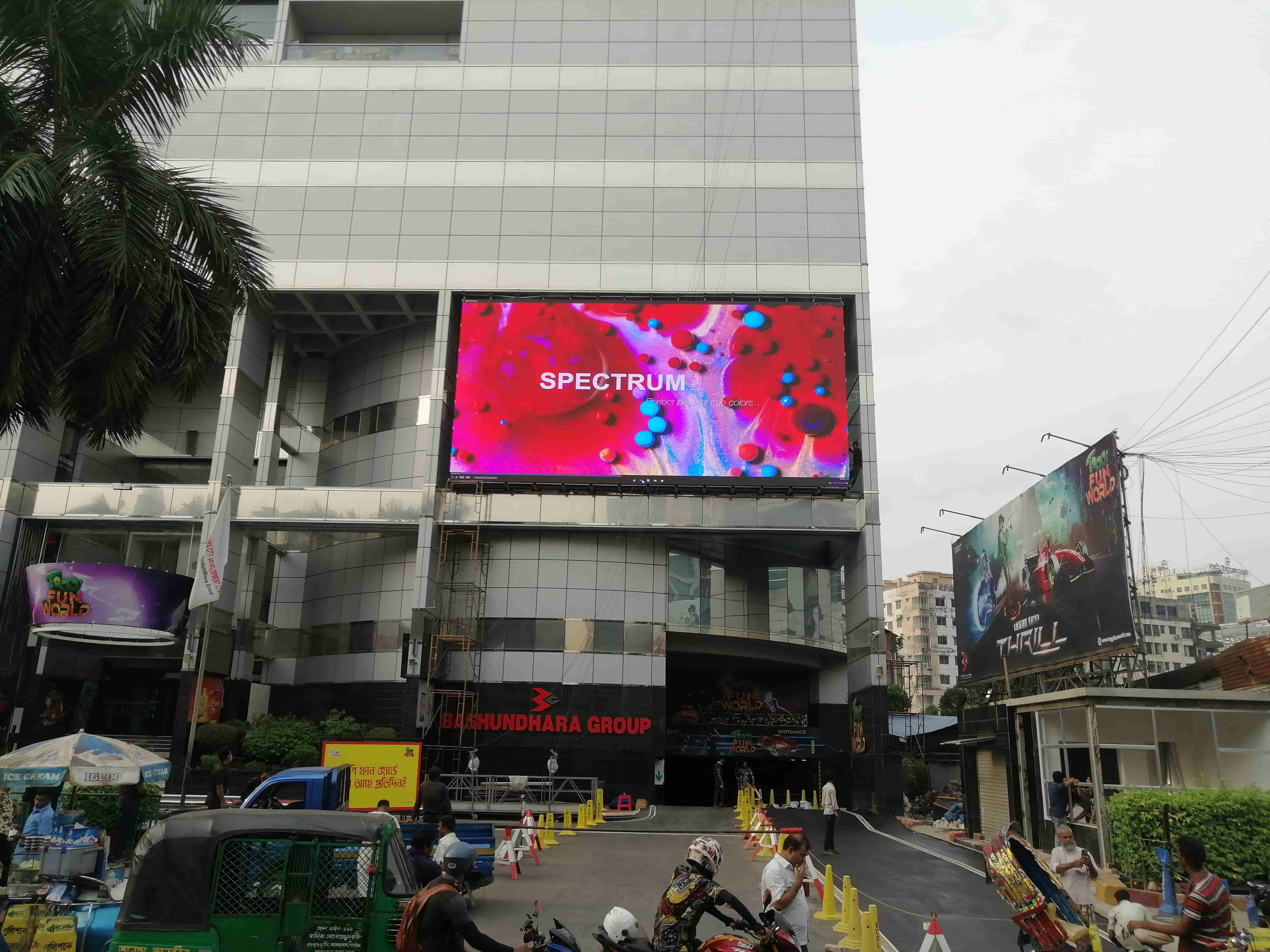 Bashundhara City Shopping Complex Outdoor DOOH LED Display