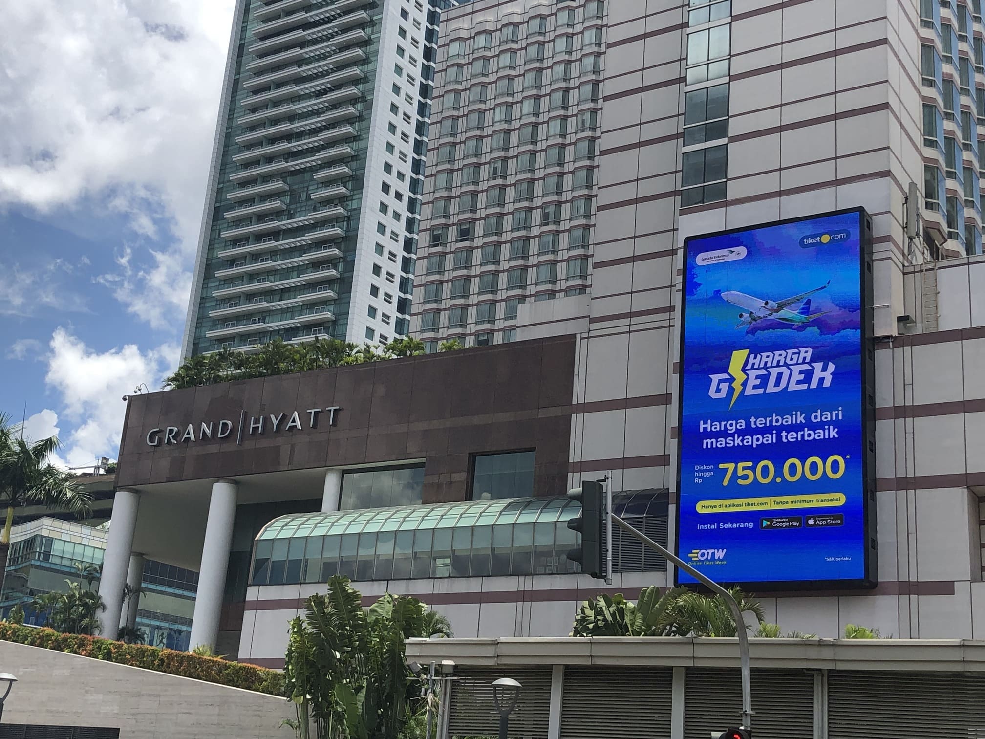 Tiger Series Outdoor DIP LED Display P10 Project - Plaza Indonesia